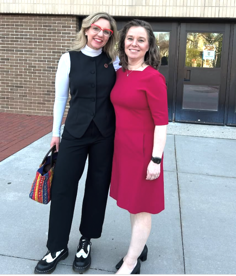 Sara Rodriguez with Rep. Robyn Vining on her way out of the Issue Fair!